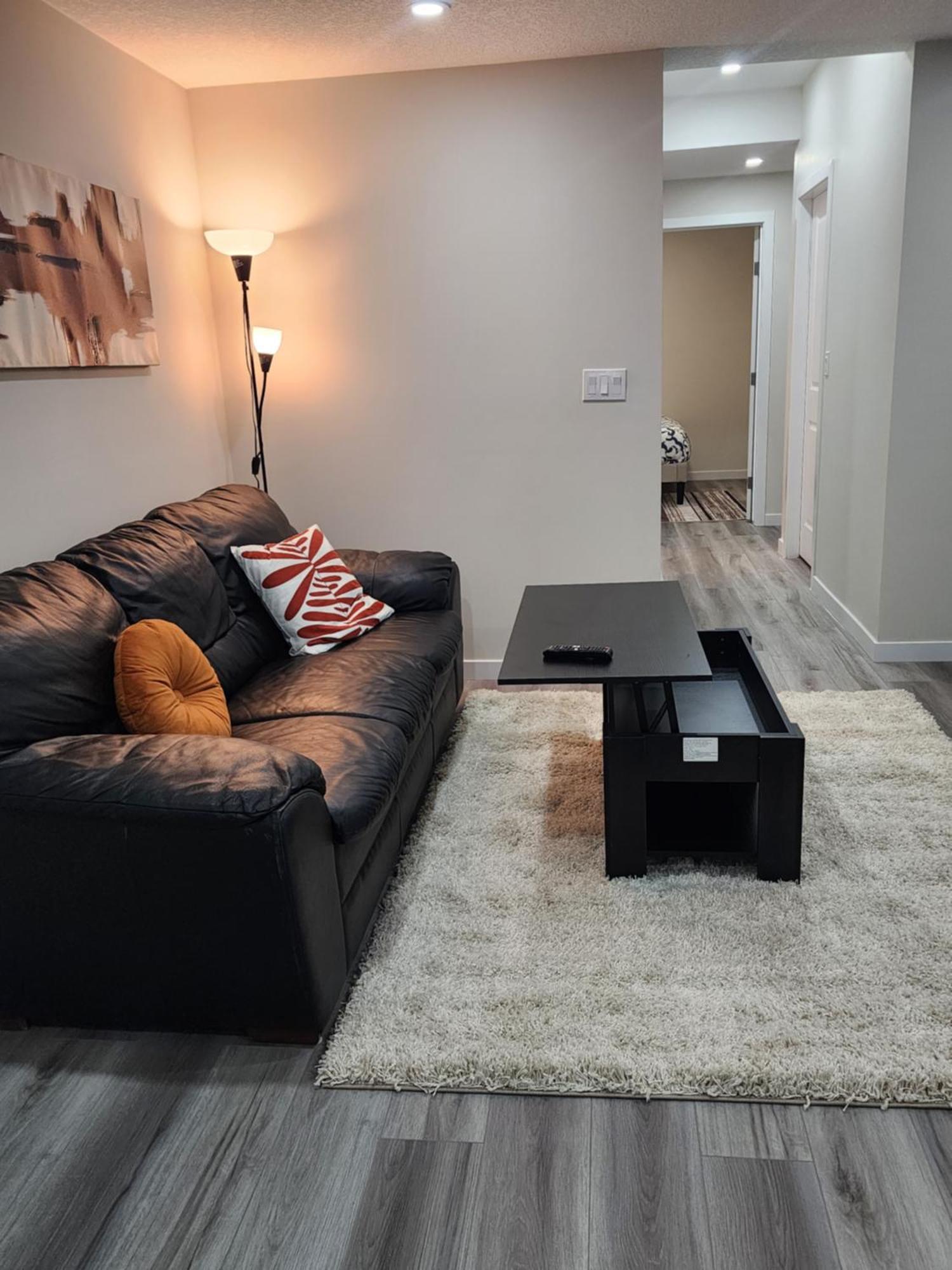 Trendy 2-Bed Oasis Awaits! Lejlighed YYC Eksteriør billede